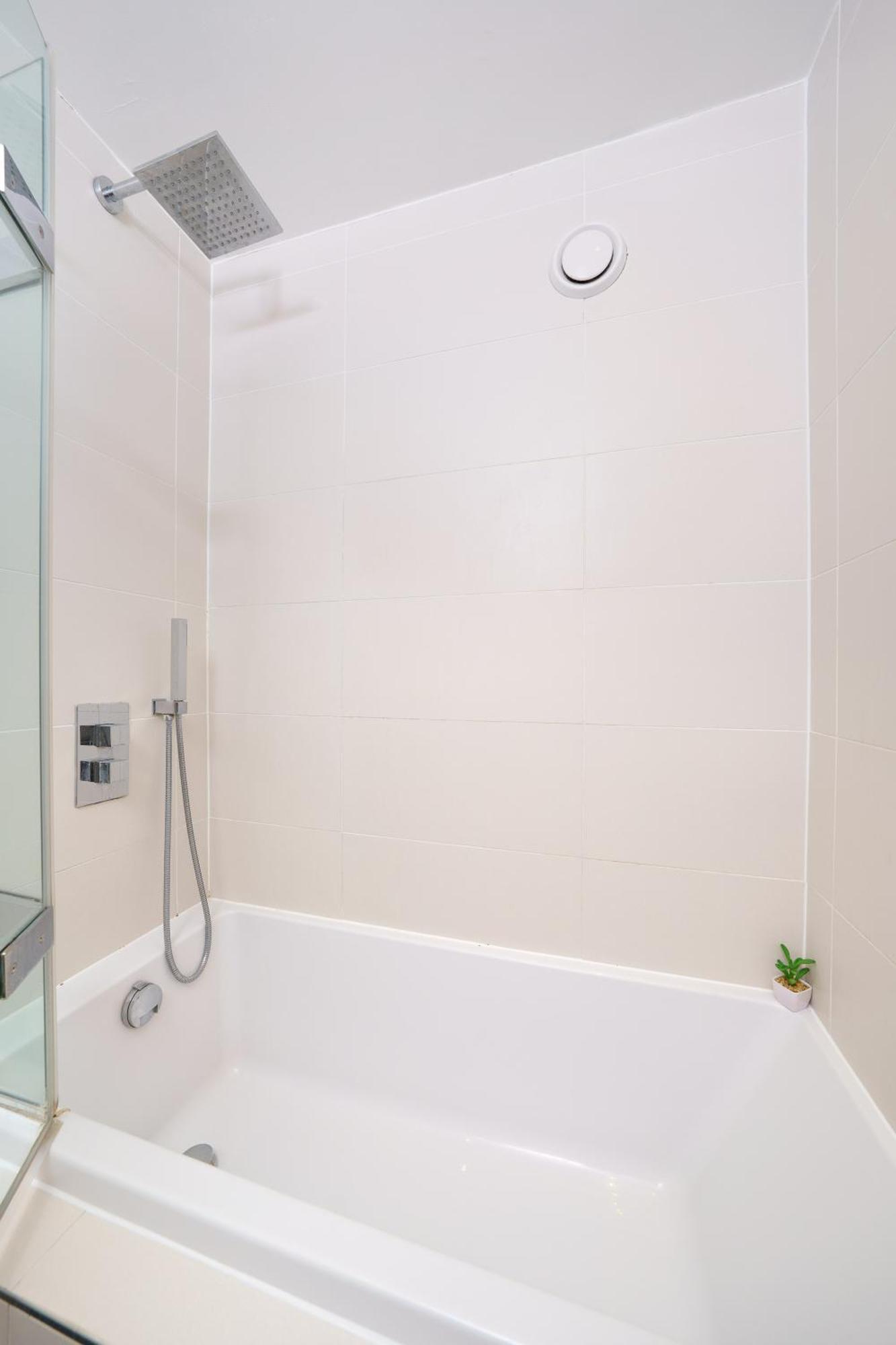 En-Suite Room In Zone 1 لندن المظهر الخارجي الصورة